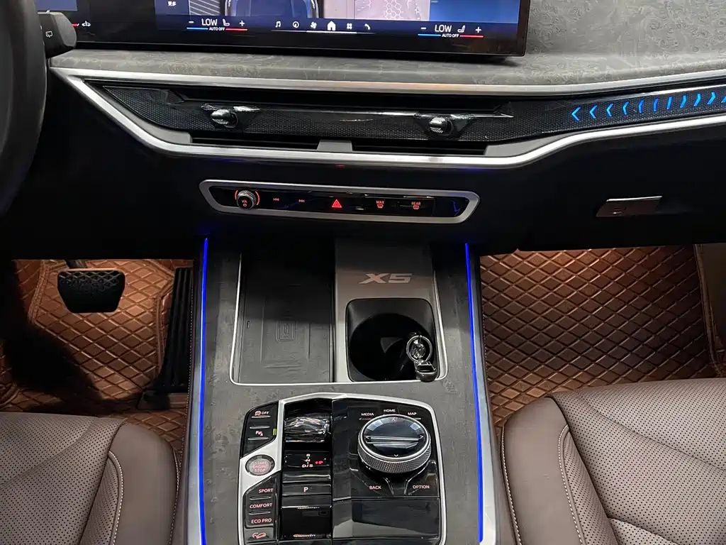 BMW X5 2025 xDrive 30Li Premium M Sport