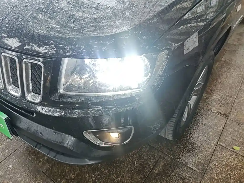 Jeep Compass (Import) — миниатюра 24