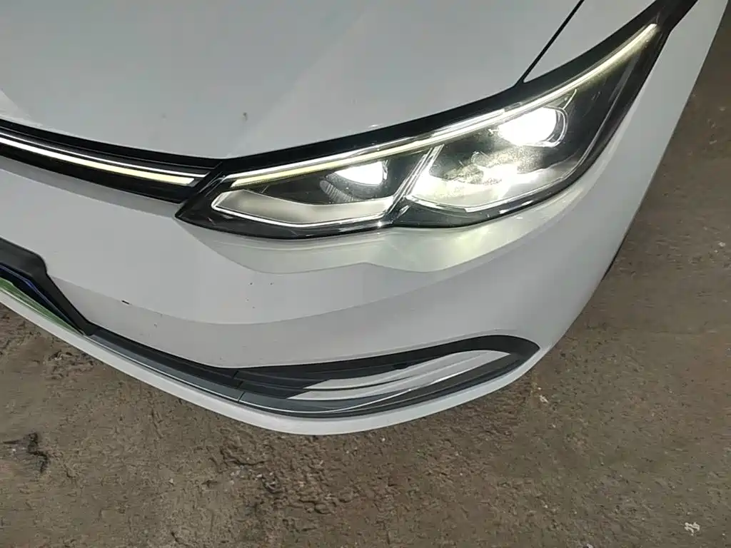 Volkswagen Golf — миниатюра 24
