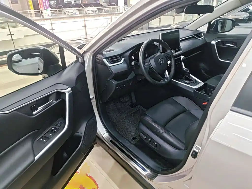 Toyota Wildlander New Energy — миниатюра 16