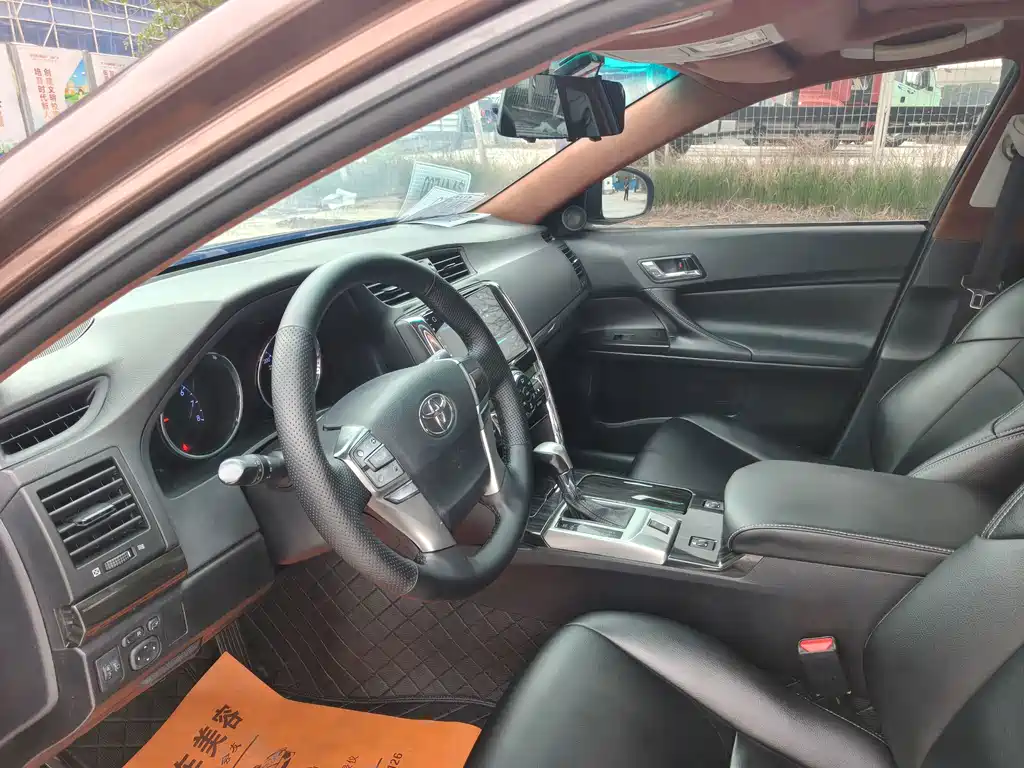 Toyota Reiz — миниатюра 8
