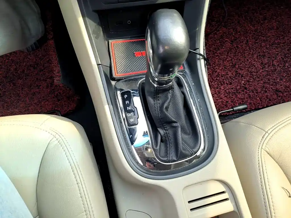 Roewe 360 — миниатюра 14