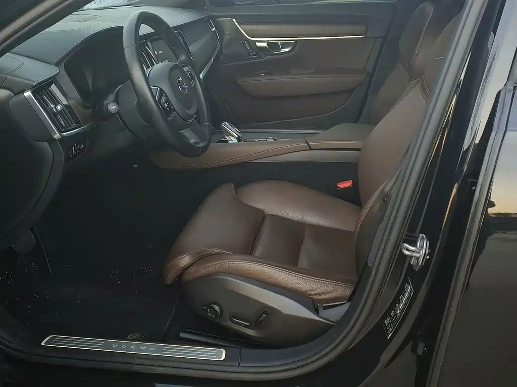 Volvo S90 2021 B5 Luxury