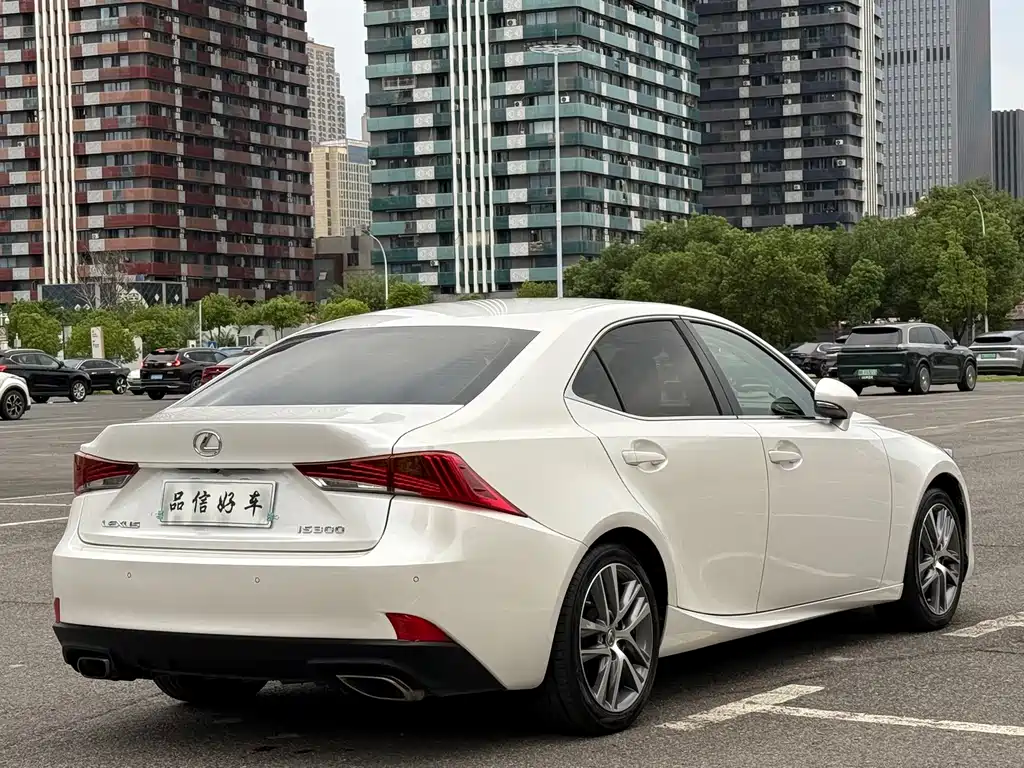 Lexus IS — миниатюра 5
