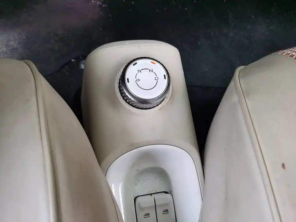 Wuling MINIEV — миниатюра 10
