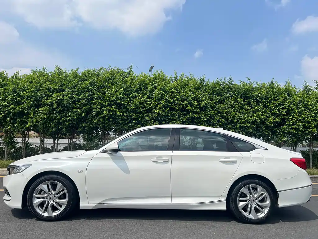 Honda Accord — миниатюра 7