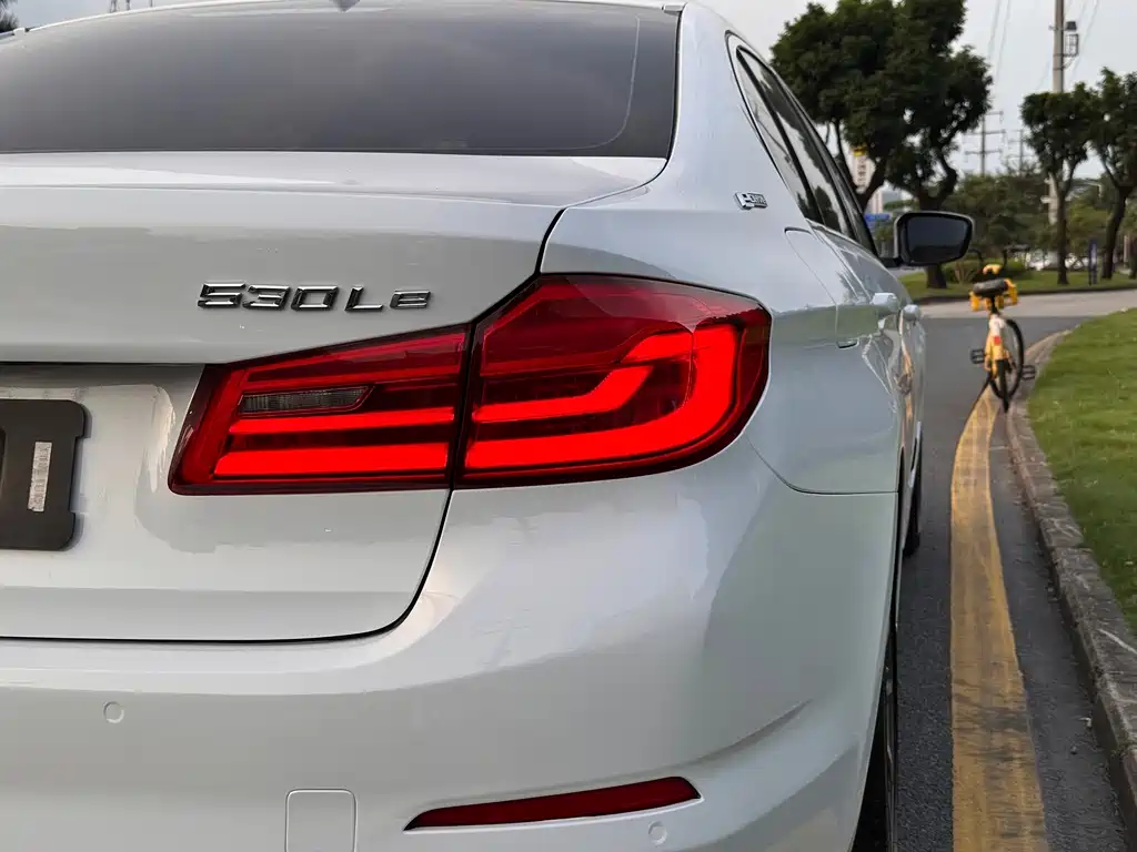 BMW 5 Series New Energy — миниатюра 33