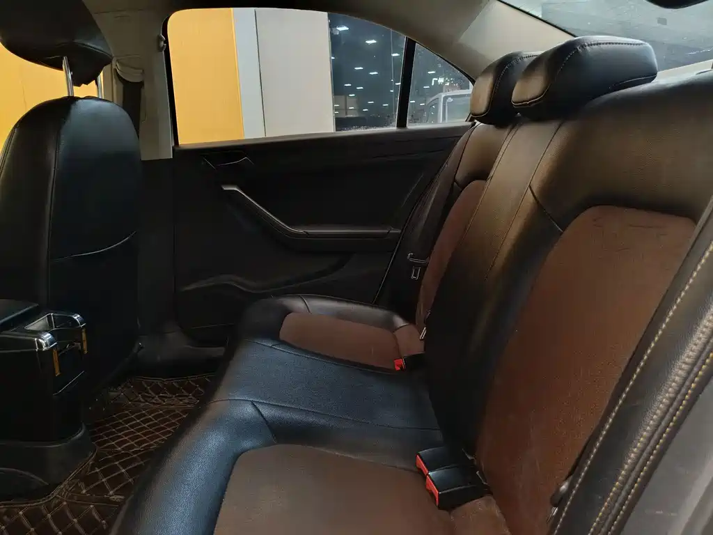 Volkswagen Jetta — миниатюра 24