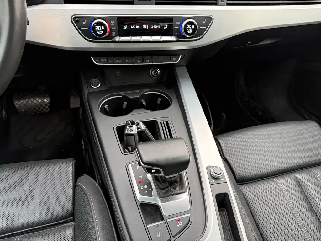 Audi A4L 2023 40 TFSI Luxury