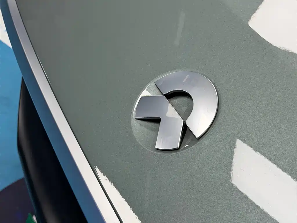 NIO ES8 2020 415KM мест