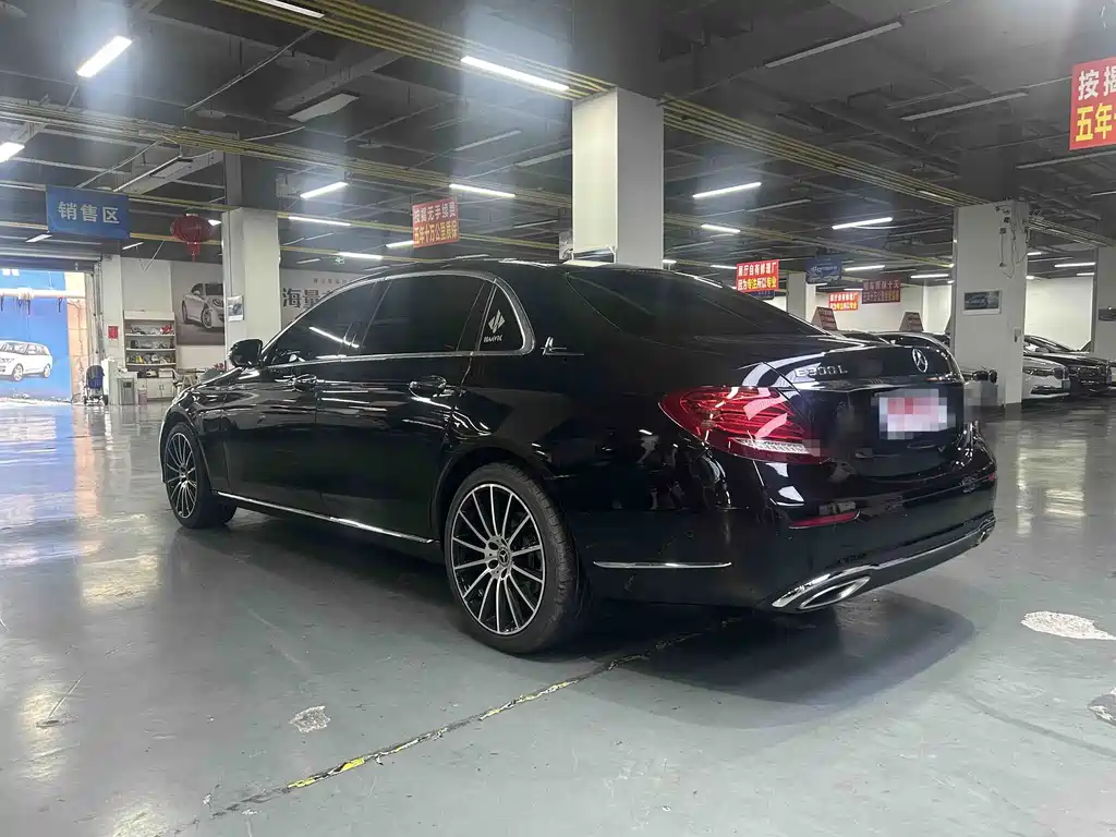Mercedes-Benz E-Class — миниатюра 11
