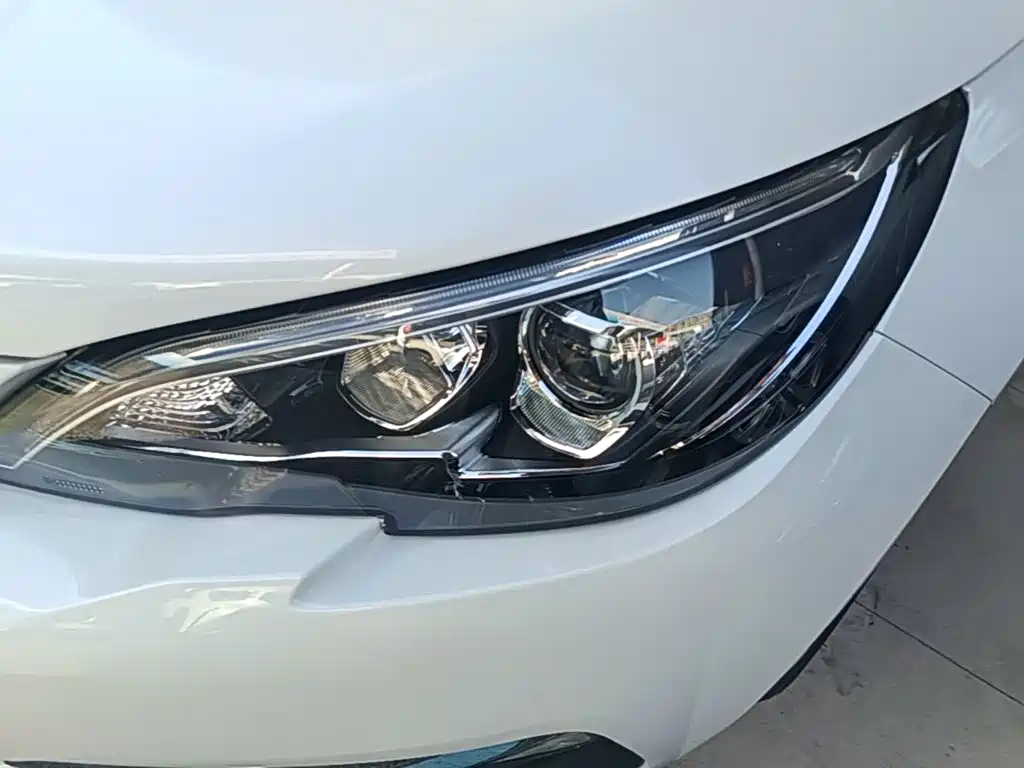 Peugeot 308 — миниатюра 24