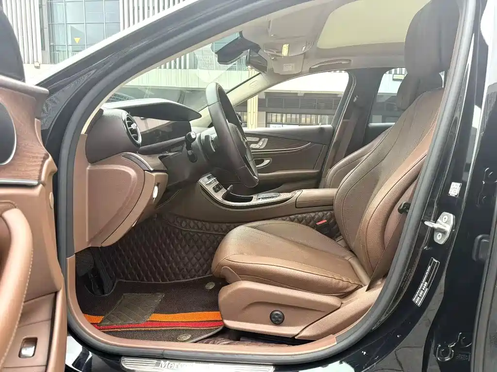 Mercedes-Benz E-Class — миниатюра 3
