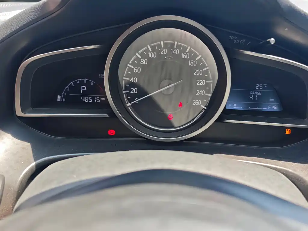 Mazda Mazda3 3 2017 1.5L AT Luxury V