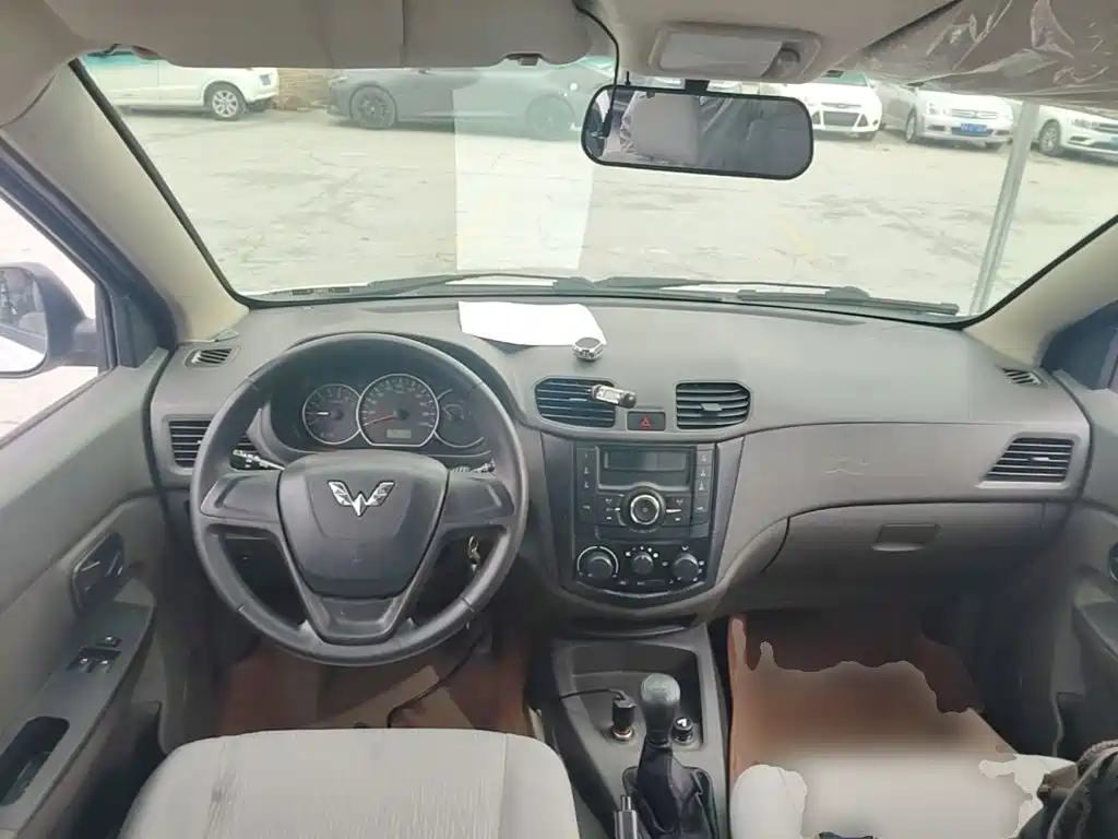 Wuling Hongguang — миниатюра 10