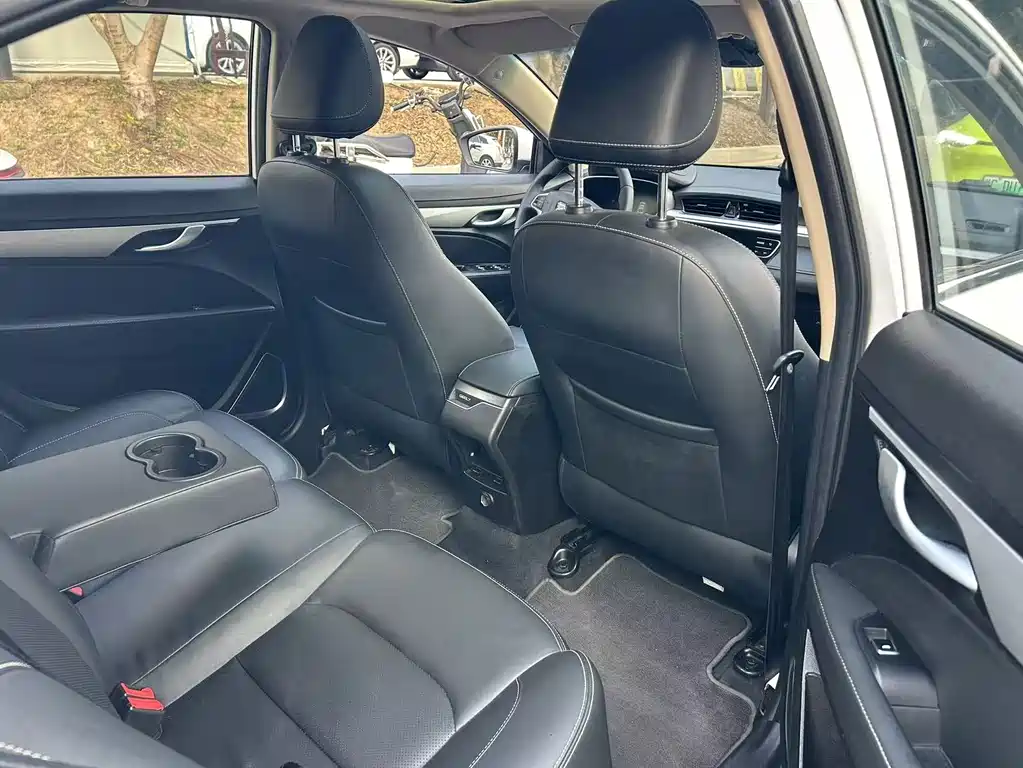 Geely Emgrand — миниатюра 9