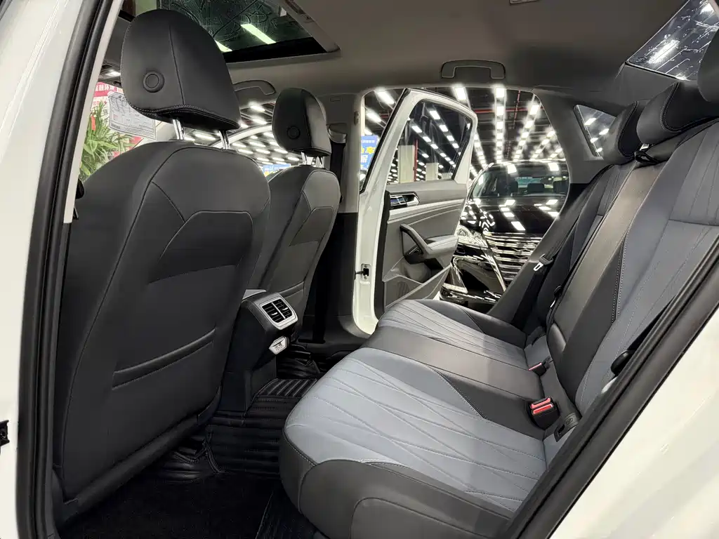 Volkswagen Lavida — миниатюра 8