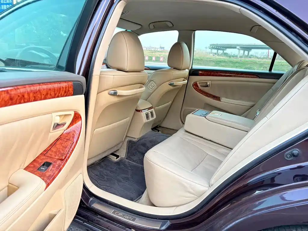 Toyota Crown 2006 2.5L Royal