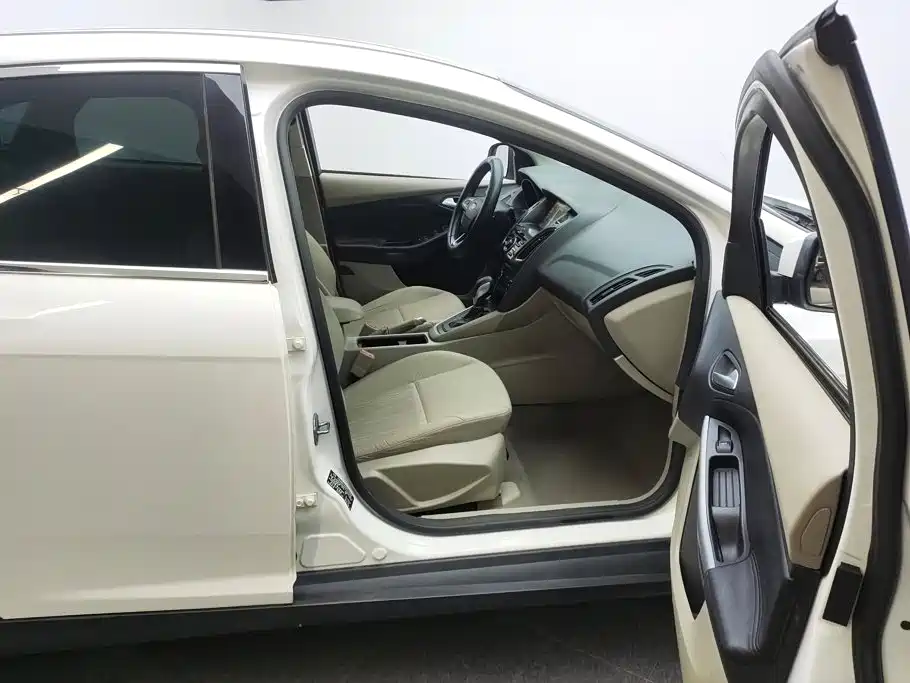 Ford Focus — миниатюра 8