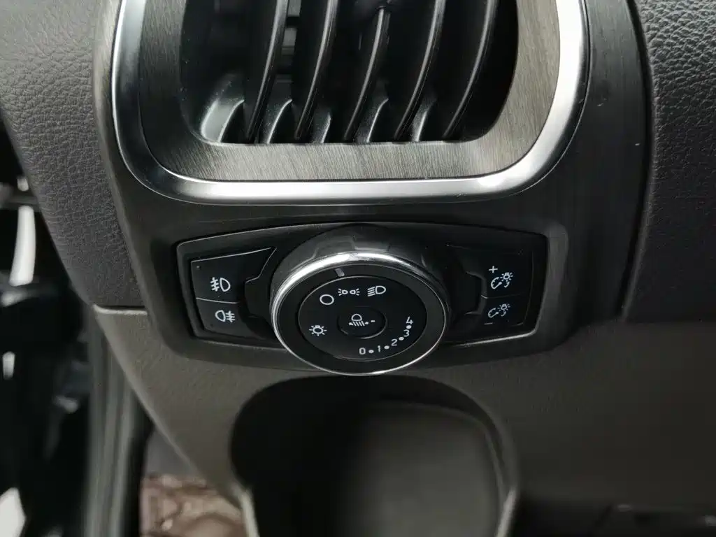 Ford Tourneo — миниатюра 21