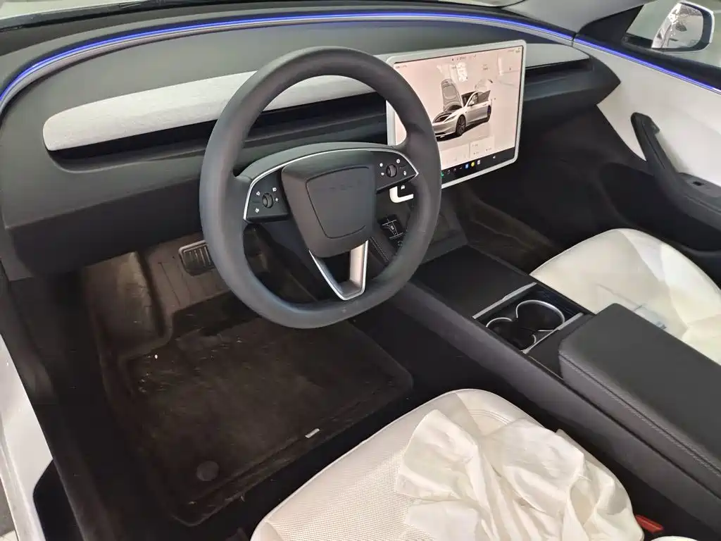 Tesla Model 3 — миниатюра 12