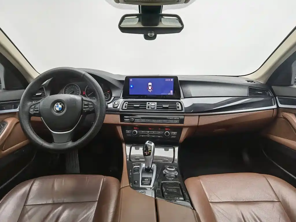 BMW 5 Series — миниатюра 5