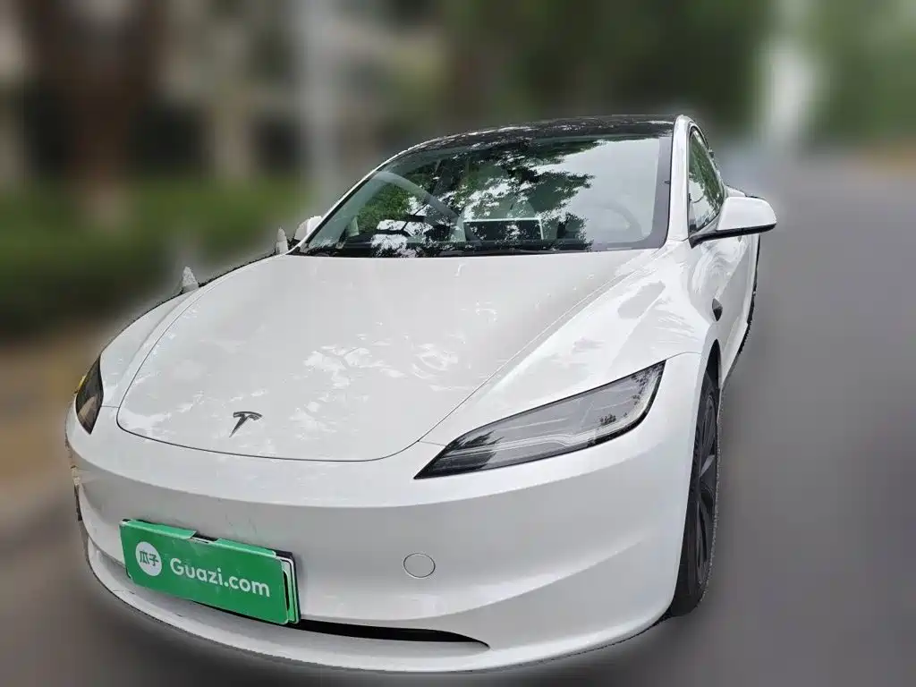 Tesla Model 3 — миниатюра 2