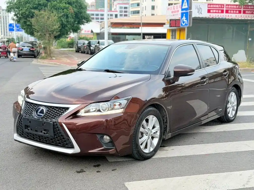 Lexus CT — миниатюра 2