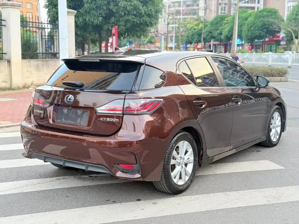 Lexus CT — миниатюра 4