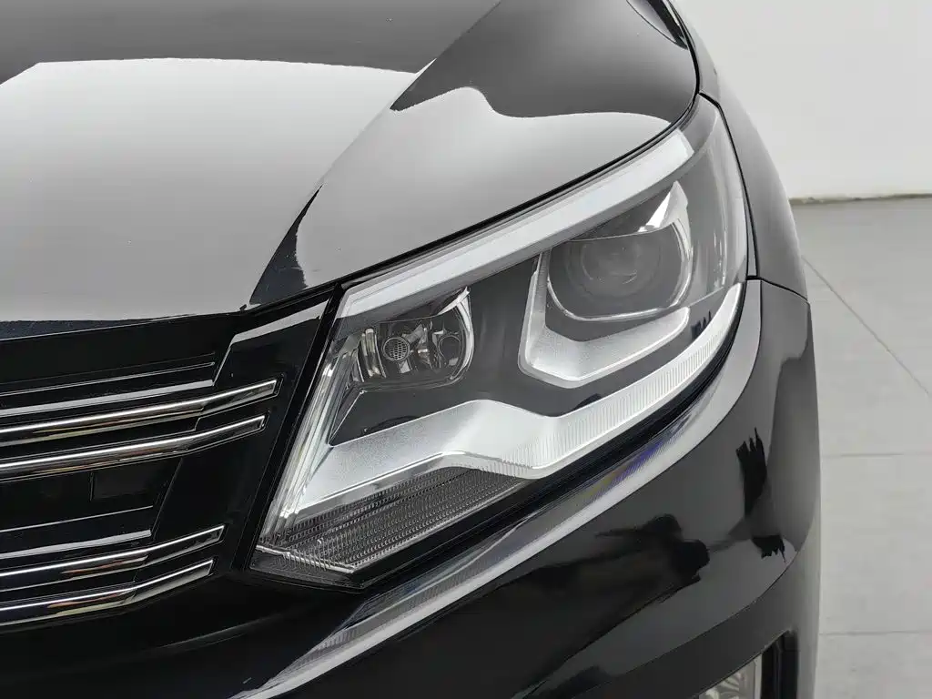 Volkswagen Tiguan — миниатюра 7