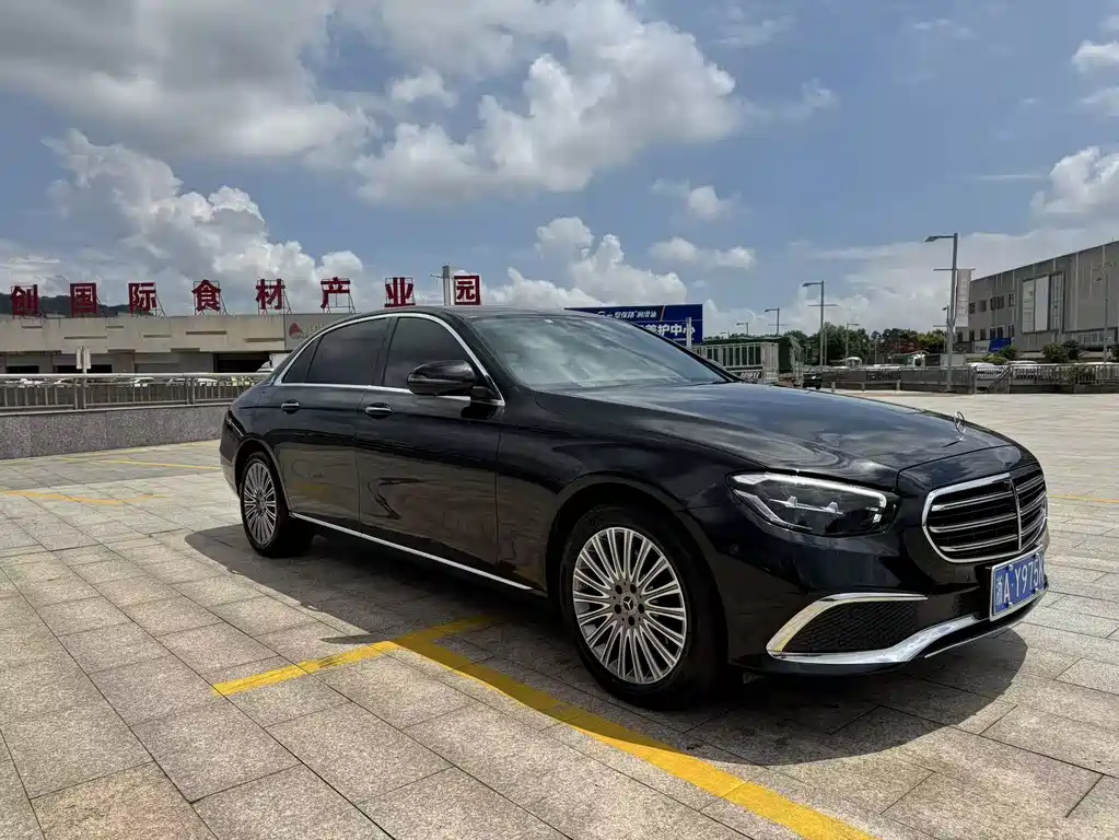 Mercedes-Benz E-Class — миниатюра 3