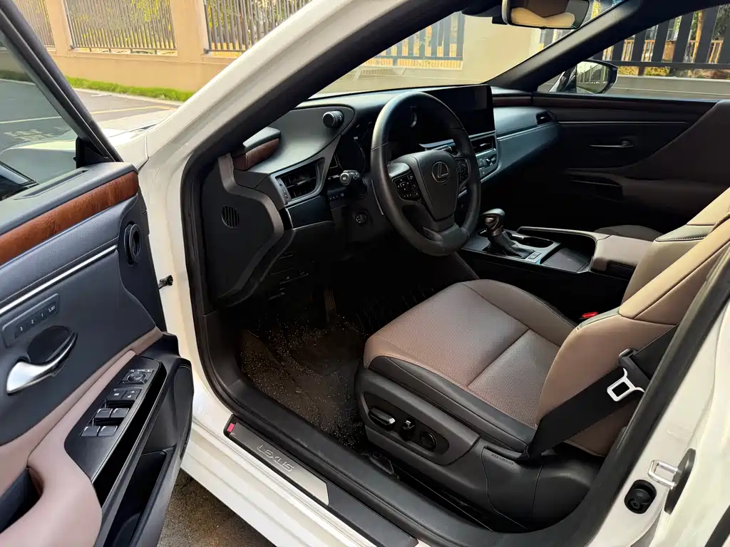 Lexus ES — миниатюра 8