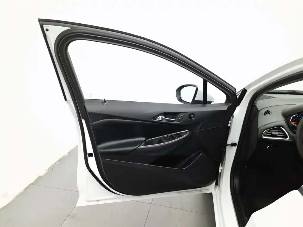 Chevrolet Cruze — миниатюра 8