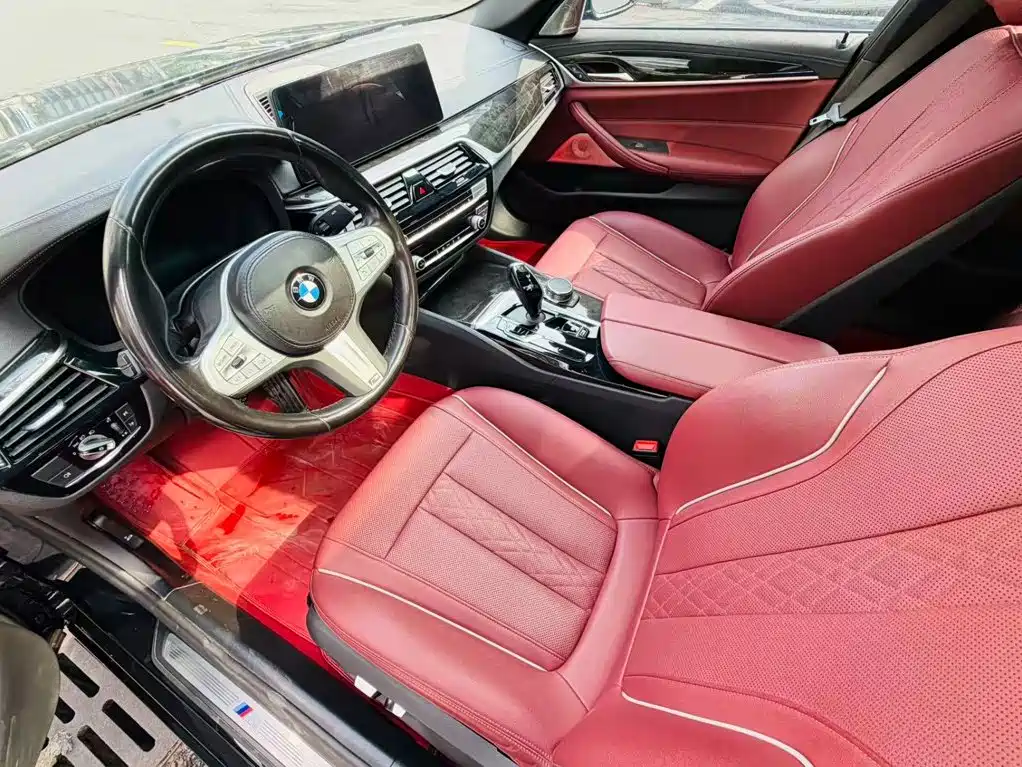 BMW 5 Series — миниатюра 13