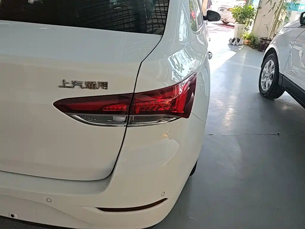 Buick Excelle — миниатюра 8