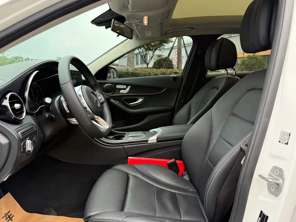 Mercedes-Benz C-Class — миниатюра 6