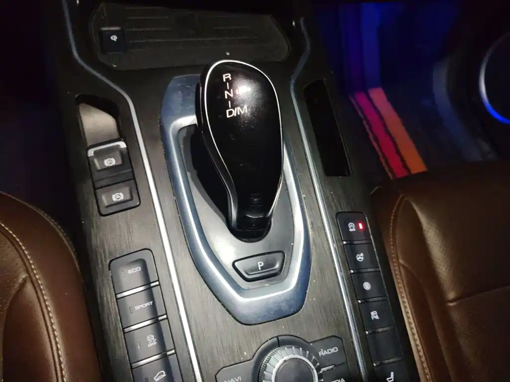 Wey Wey VV6 — миниатюра 10