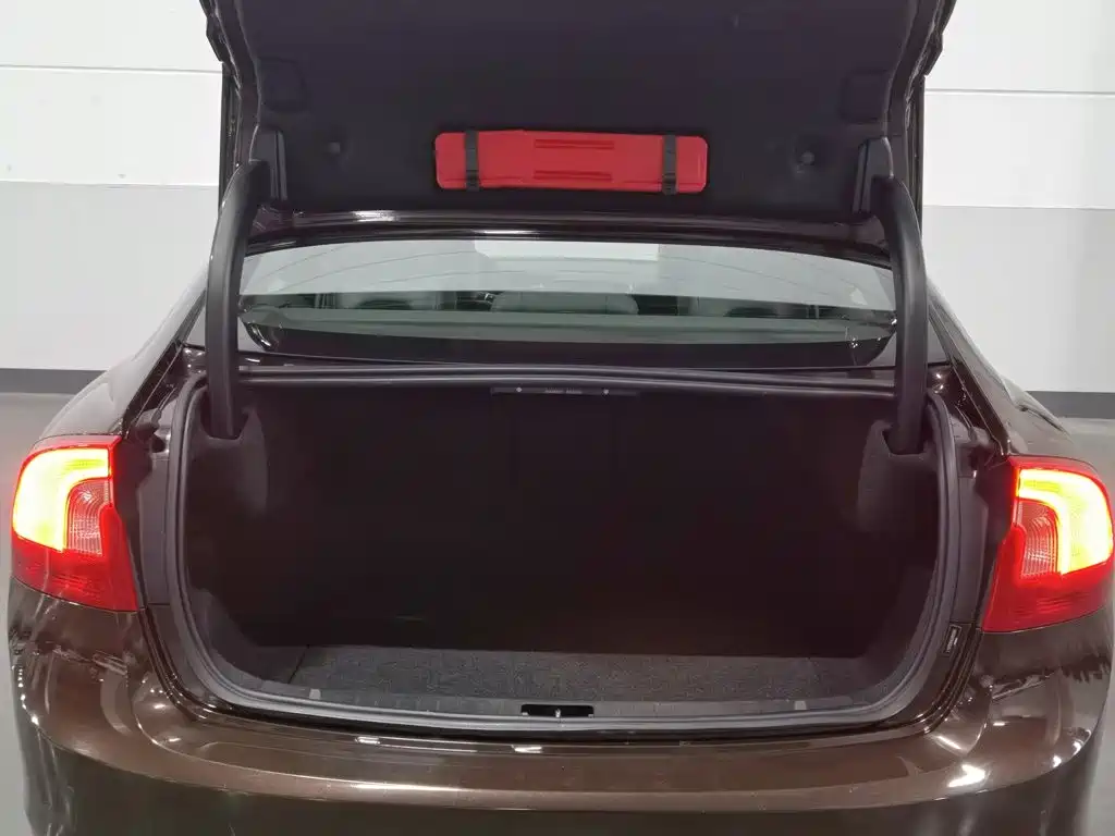 Volvo S60 — миниатюра 16