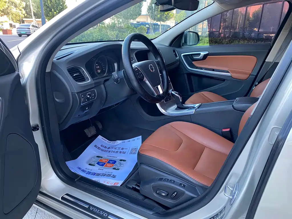 Volvo S60 — миниатюра 4