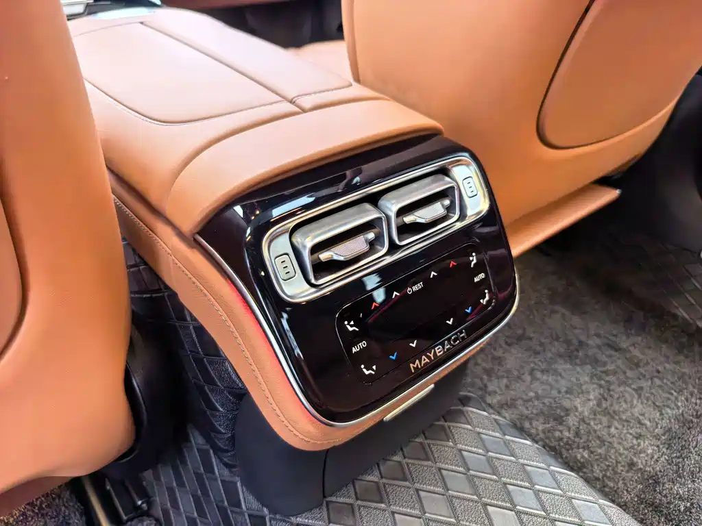 Mercedes-Benz S-Class — миниатюра 13