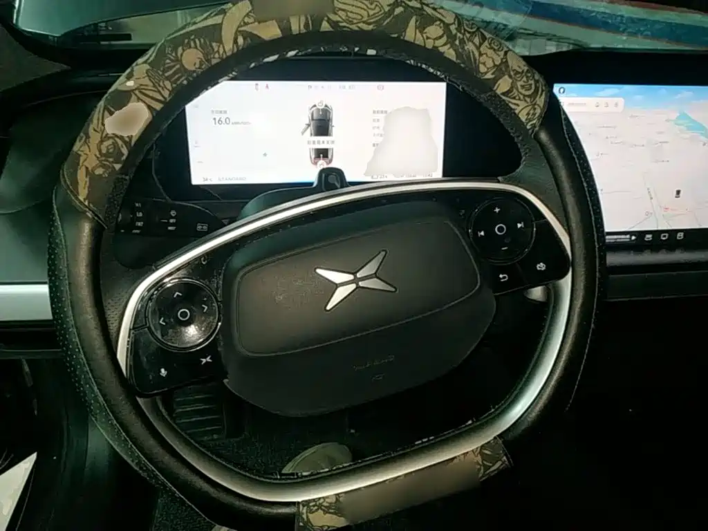 XPeng P7 — миниатюра 11
