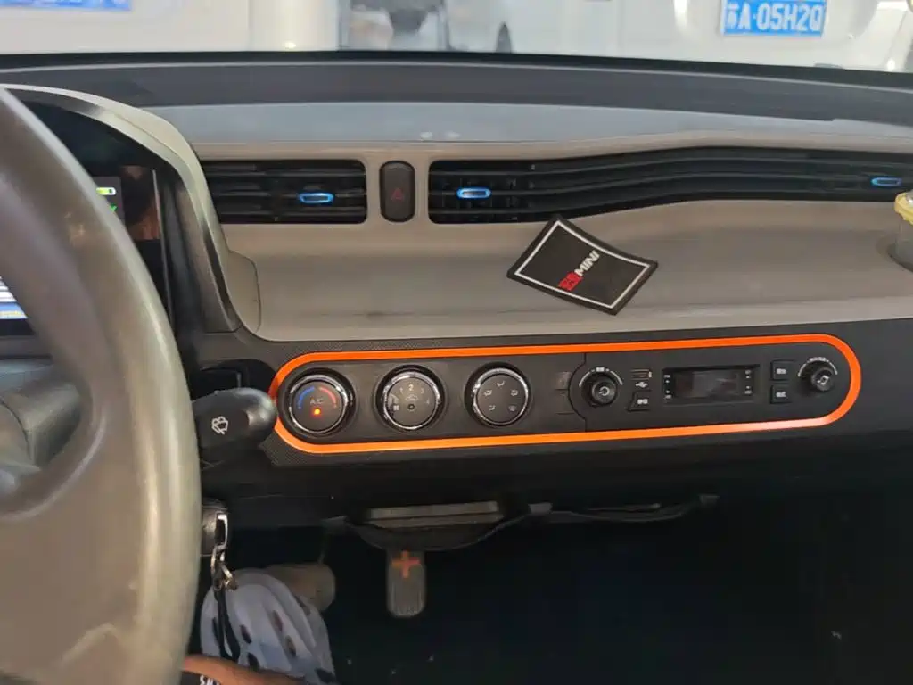 Wuling MINIEV — миниатюра 13