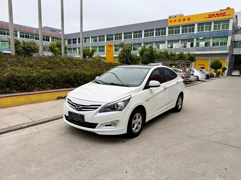 Hyundai Verna 2015