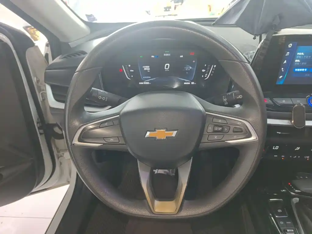 Chevrolet Menlo — миниатюра 11