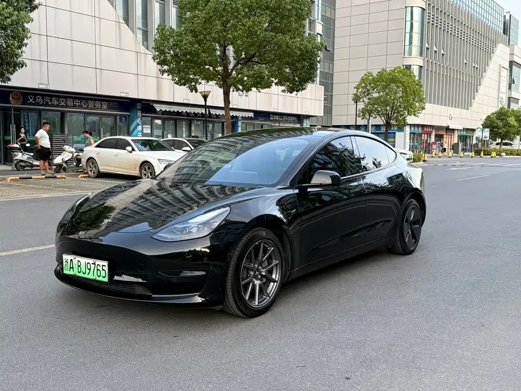 2023 Tesla Model 3 - zdjęcie 1 z 12