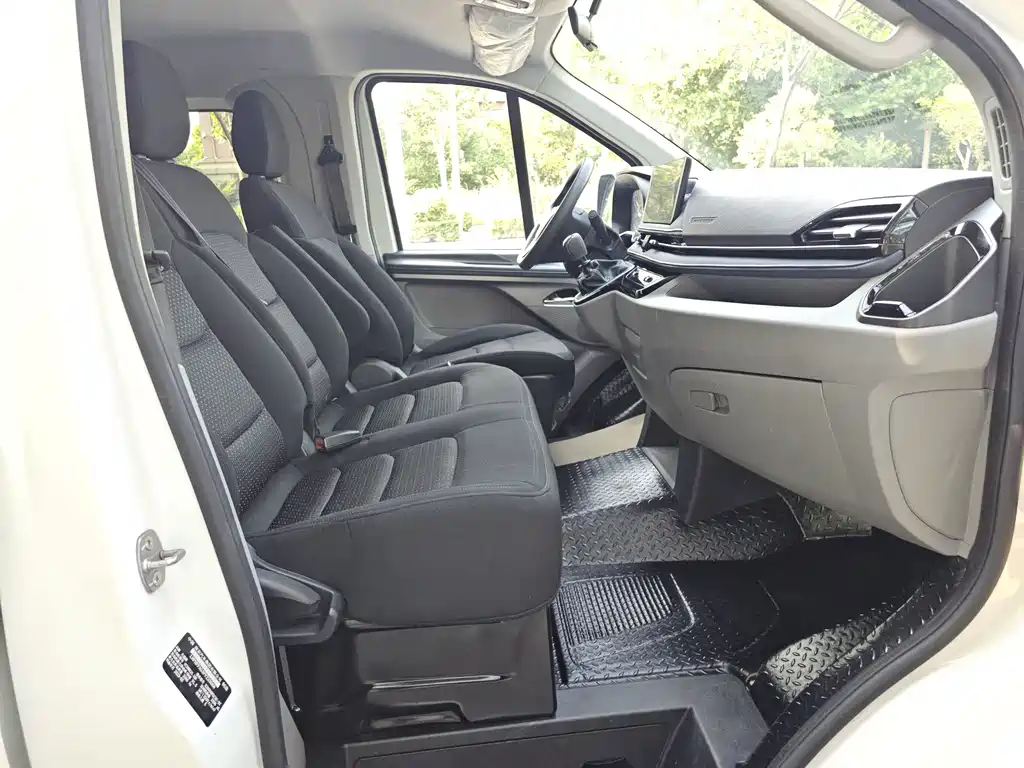 Maxus V70 — миниатюра 8