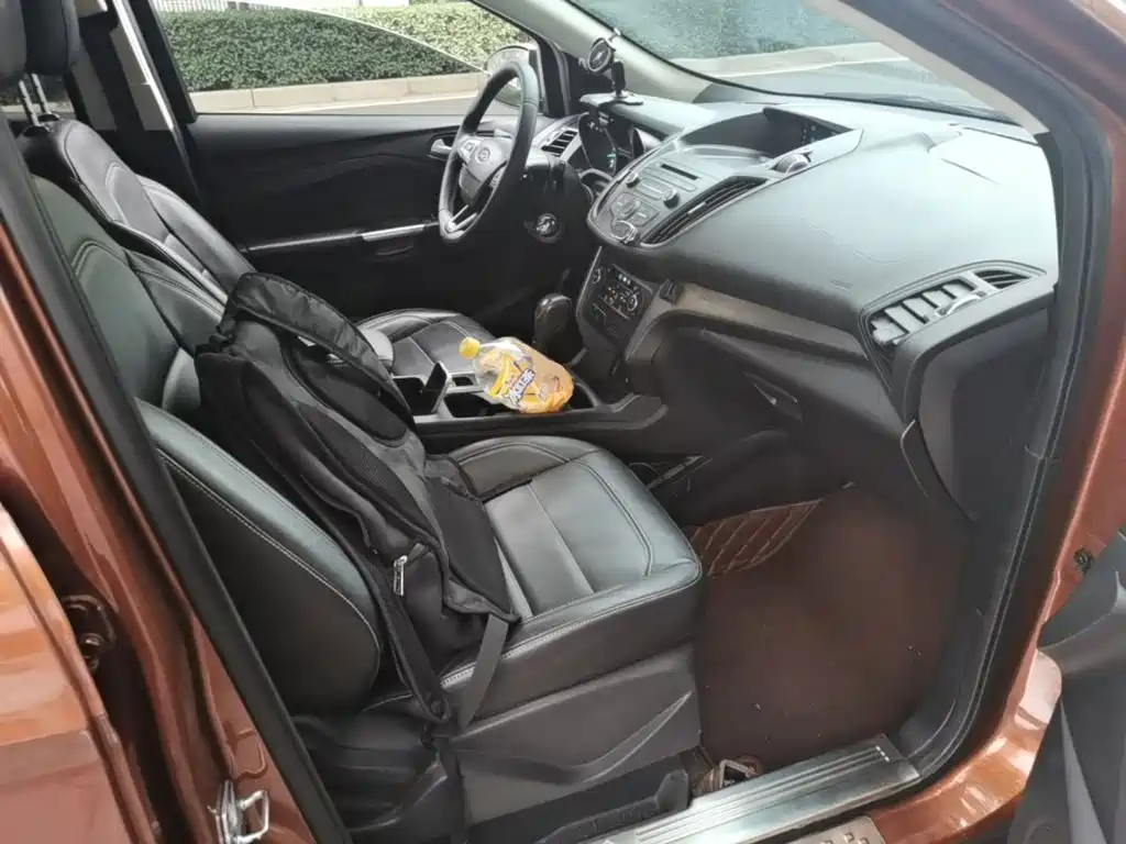 Ford Kuga — миниатюра 25