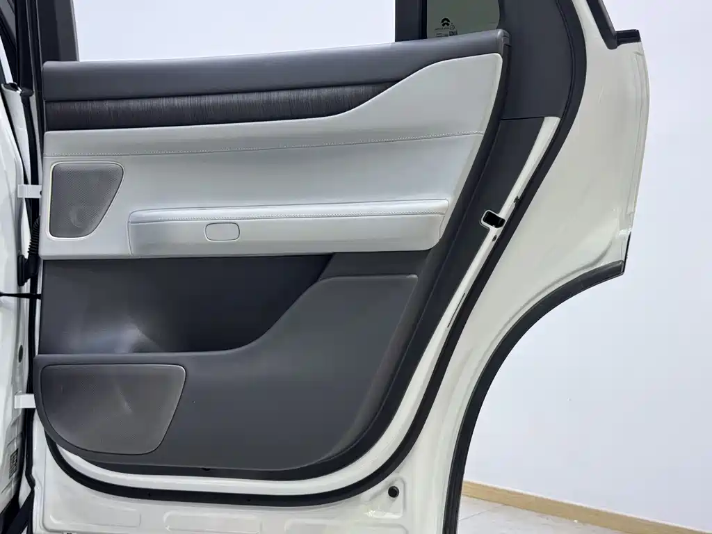NIO ES8 — миниатюра 15