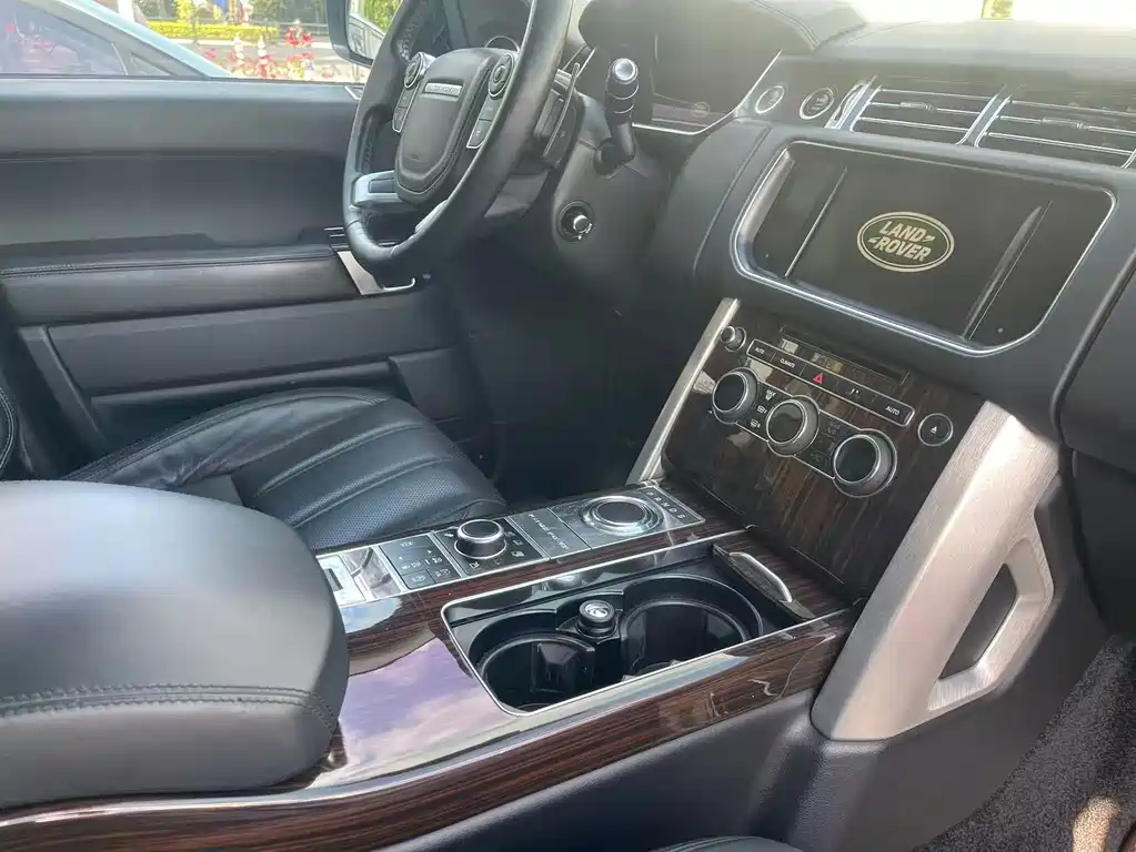 Land Rover Range Rover — миниатюра 13