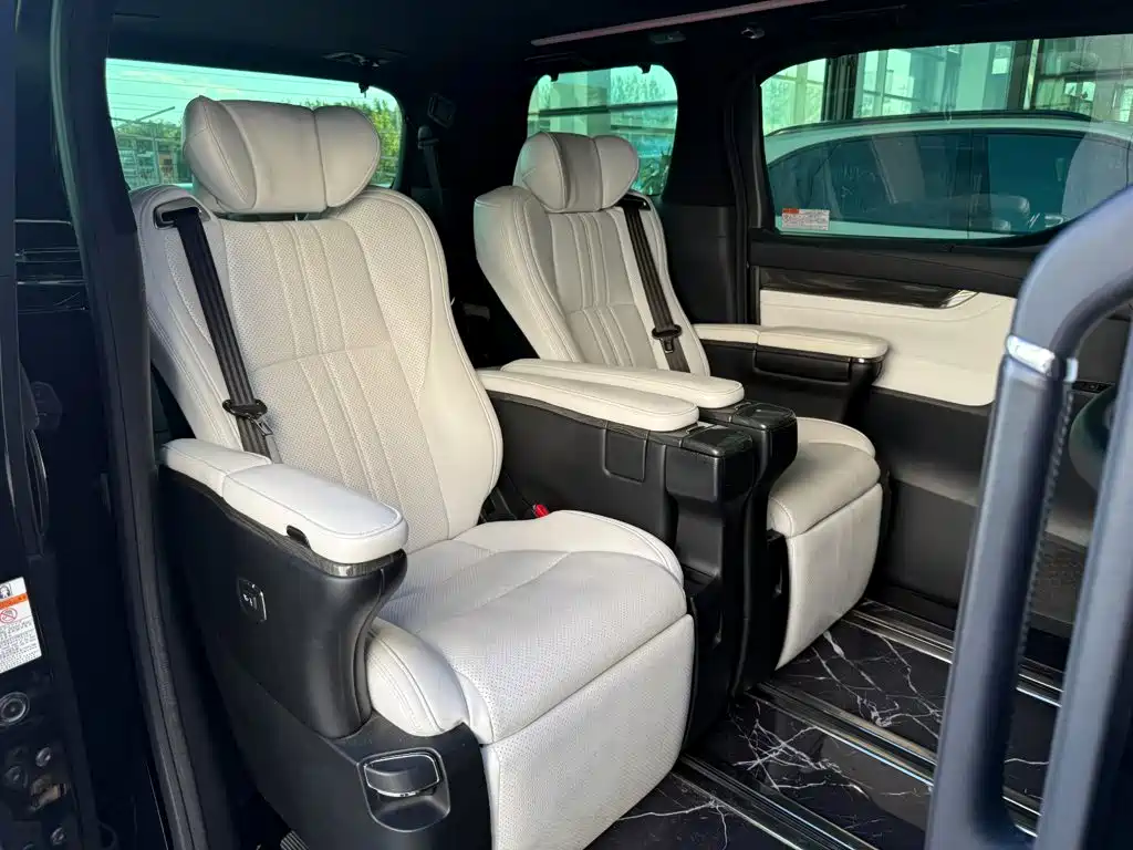 Toyota Vellfire — миниатюра 35